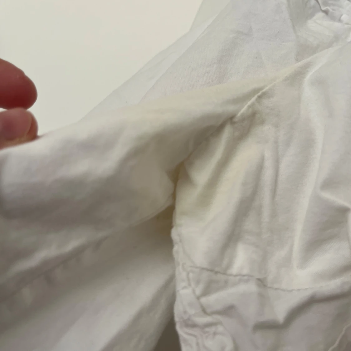 Vit croppad blus med puffärm - 2