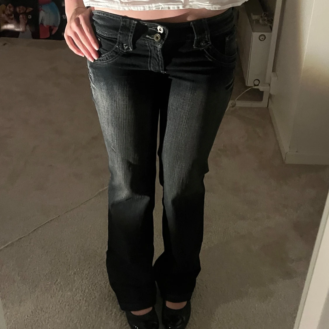 Svarta bootcut jeans - 4