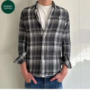 Rutig Ralph Lauren Skjorta - Tja, säljer denna feta raffe skjorta! Killen på bilden är 185cm, skriv vid frågor/funderingar! Nypris: 1700kr