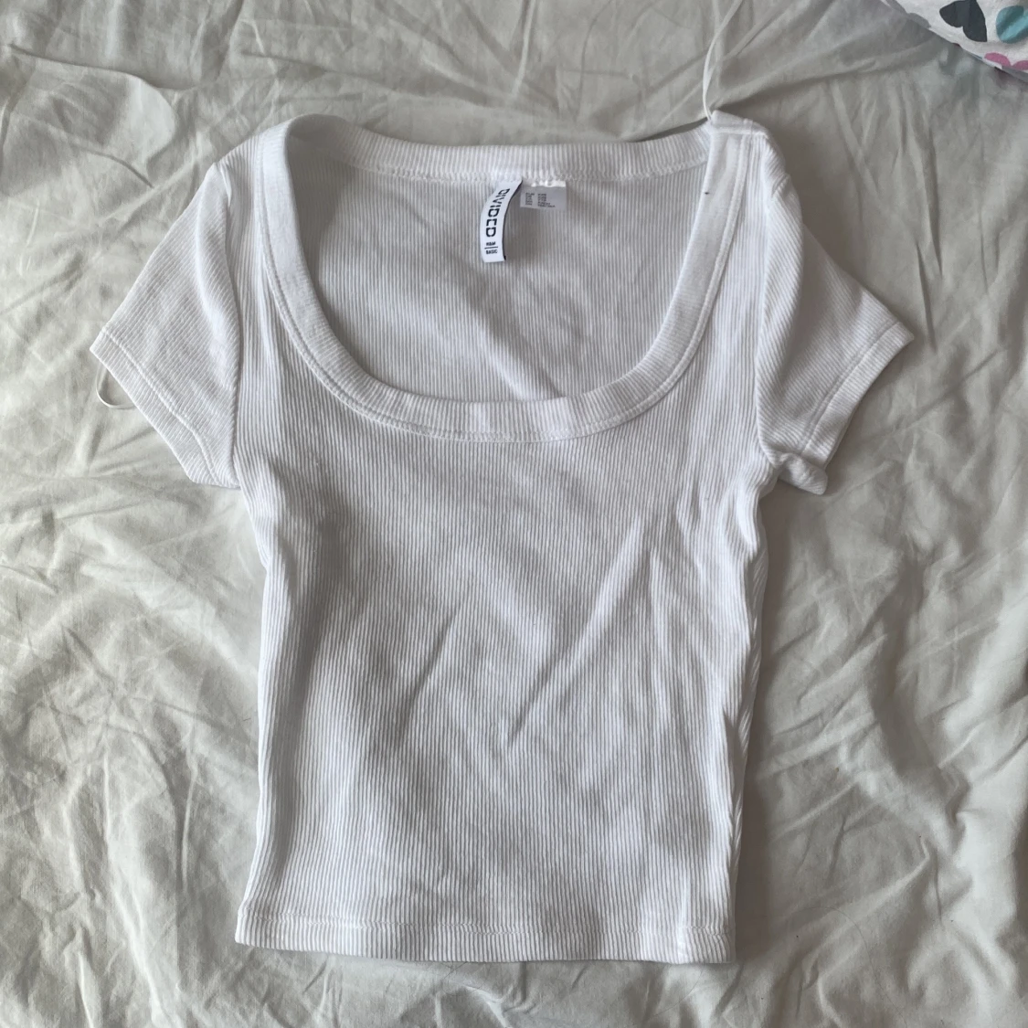 Vit ribbad croppad topp