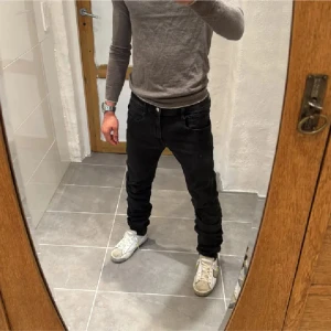 Replay jeans  - Ett par snygga jeans från Replay i storlek W32 L34 i modellen Anbbas 
