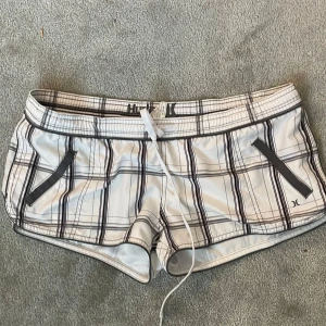 Shorts - Rutiga shorts 🥰midjemått rakt över:43cm