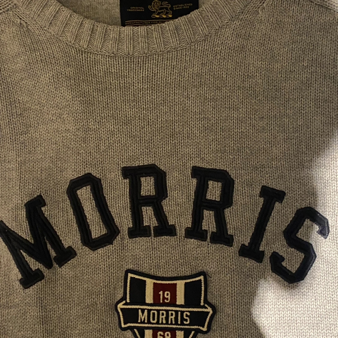 Grå stickad tröja från Morris Gents - 1