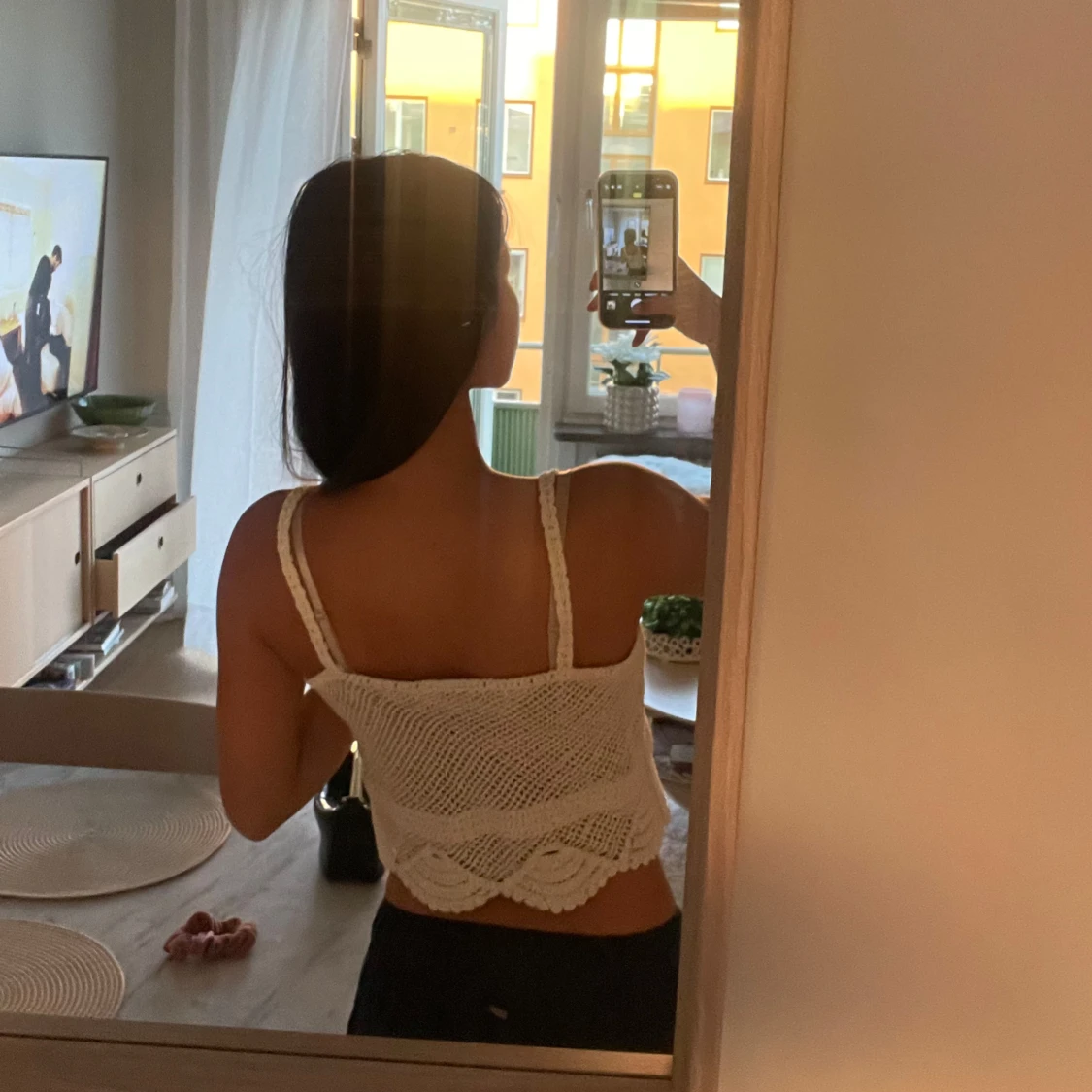 Vit virkad linnetopp med spetskant - 1