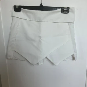 Shorts/kjol - En fin kjol med inbyggda shorts! 🩷 Storlek S 🌸