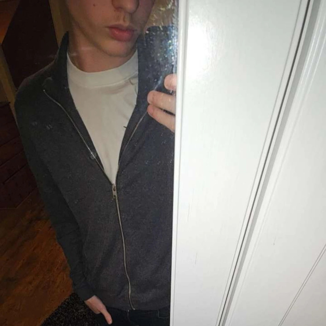 Mörk grå ziphoodie från Jack & Jones