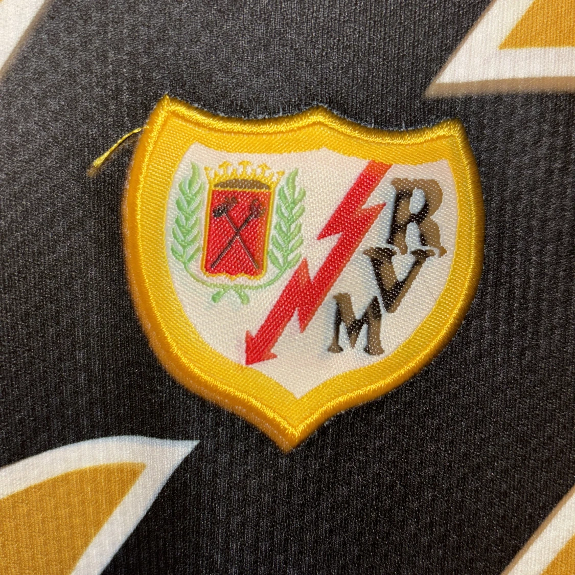 Rayo Vallecano guld fotbollströja Umbro - 3