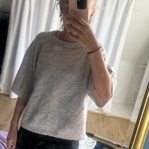 Trekvartsärmad tröja - Stickad trekvartsärmad tröja i XS från lager 157