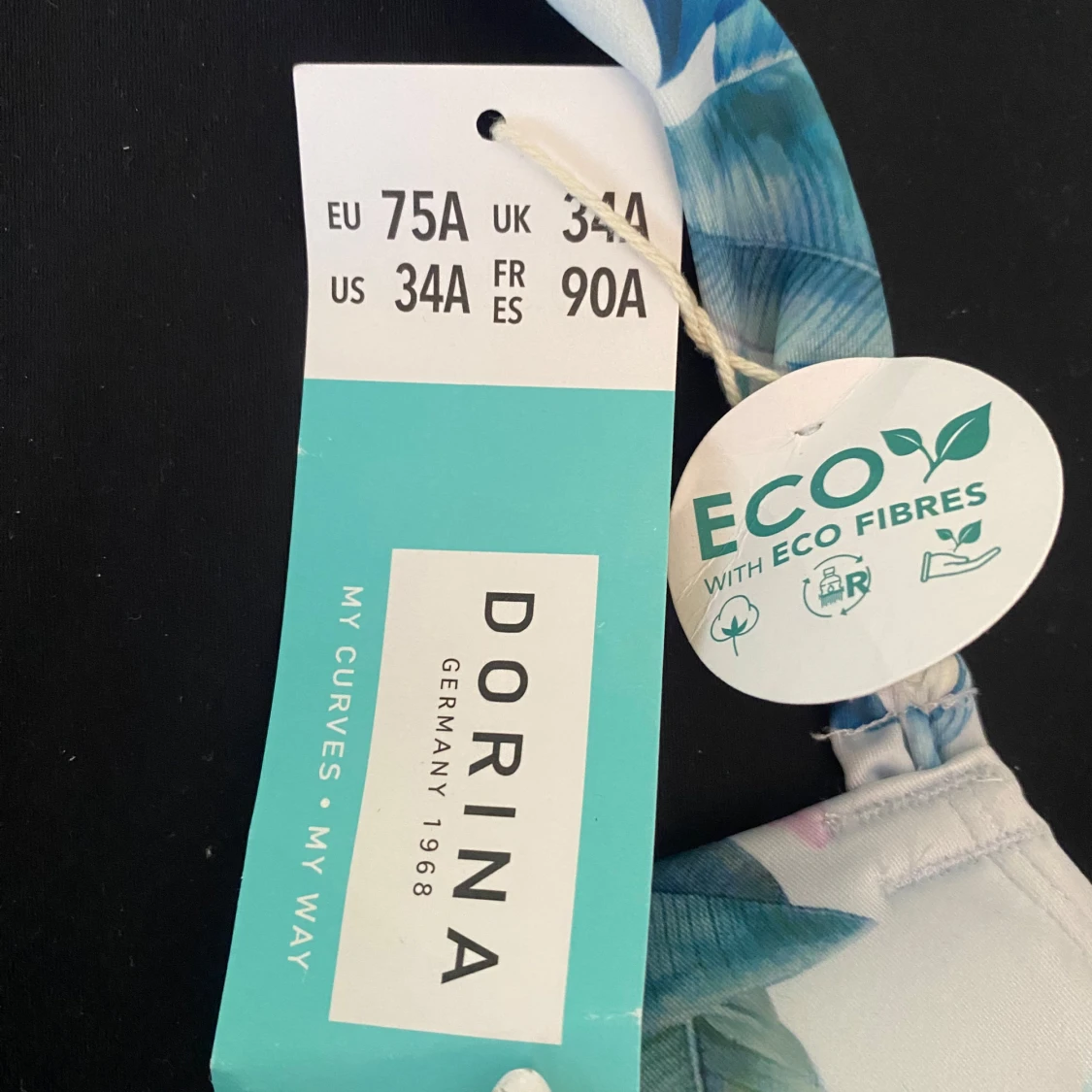 Blommig bikiniöverdel från Dorina - 1