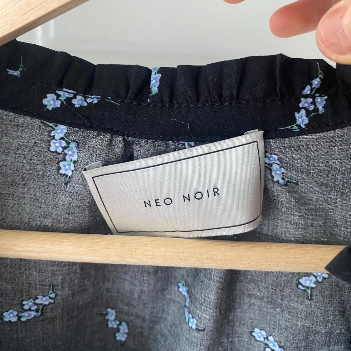 Långärmad blus från neo noir - 4