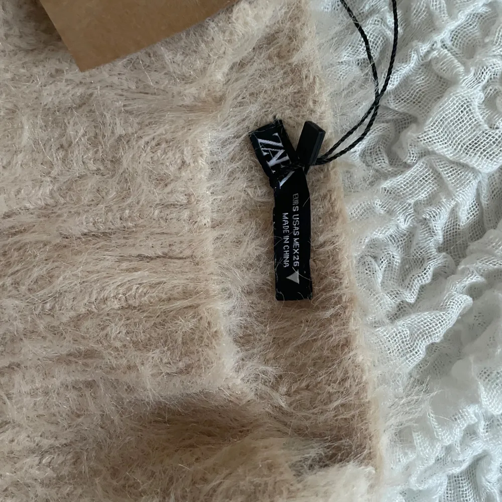 Supersöt ljusrosa topp ifrån zara. Har aldrig använts då den är lite liten på mig.. Yläosat.