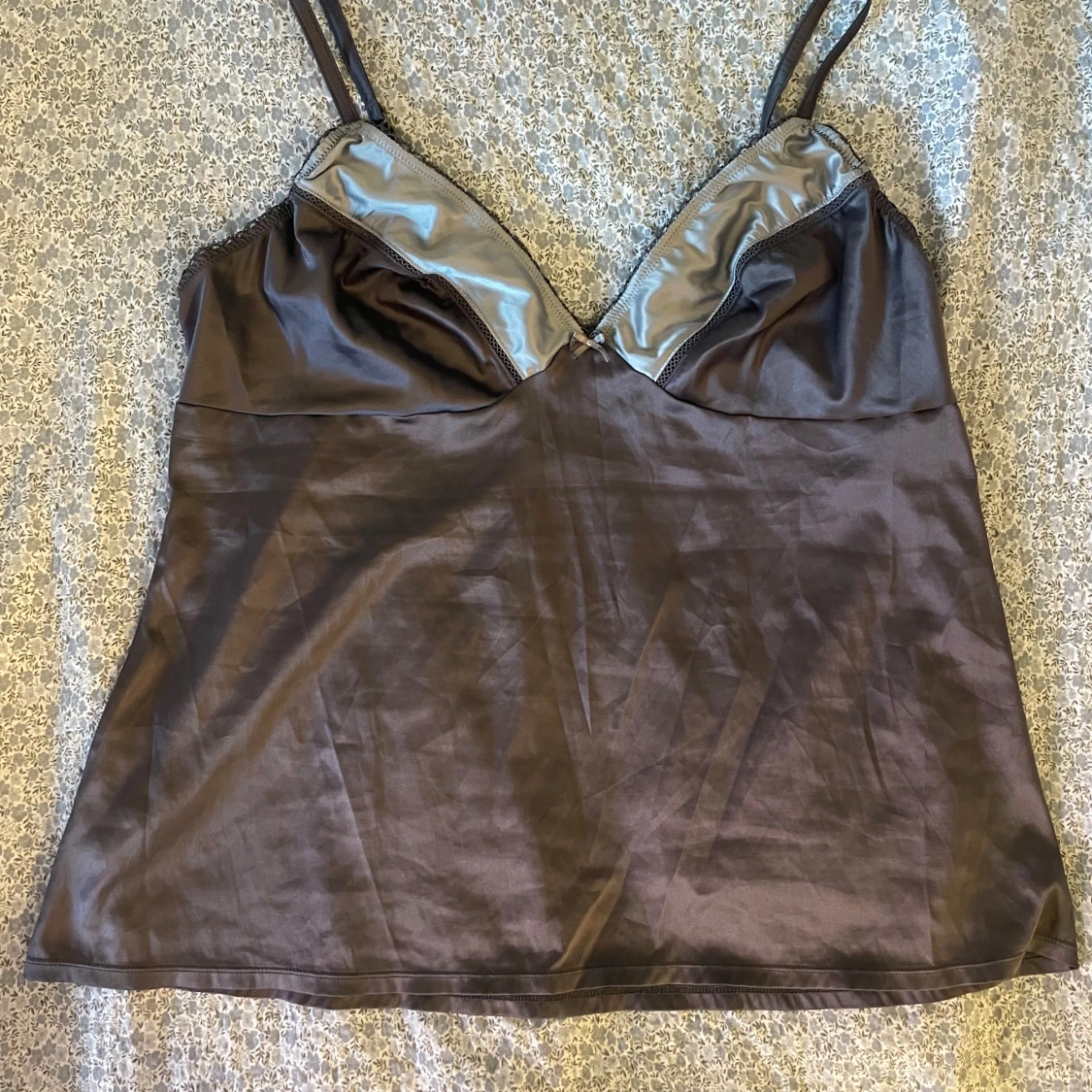 Satin-linne från Hunkemöller