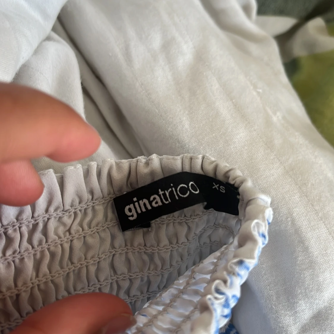 Blåvit volangkjol från Gina Tricot - 1