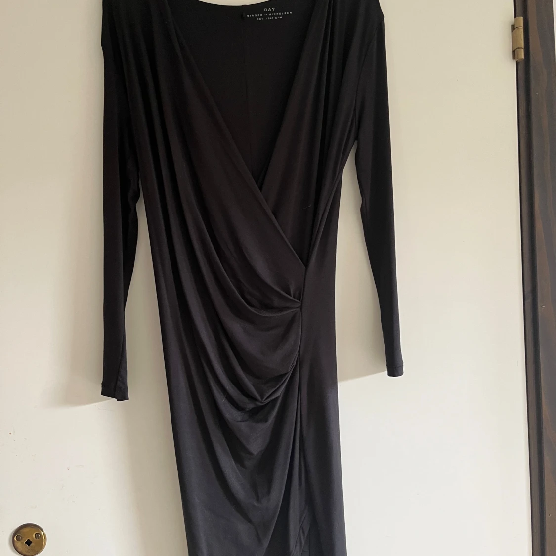 Svart omlottklänning från DAY - 1