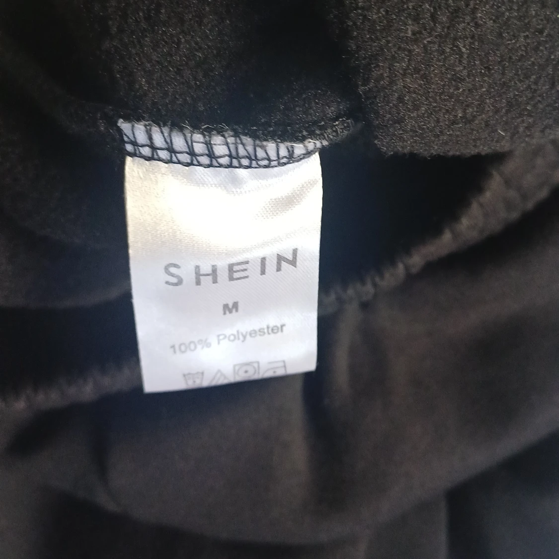 Svarta mjukisbyxor strl M - 2