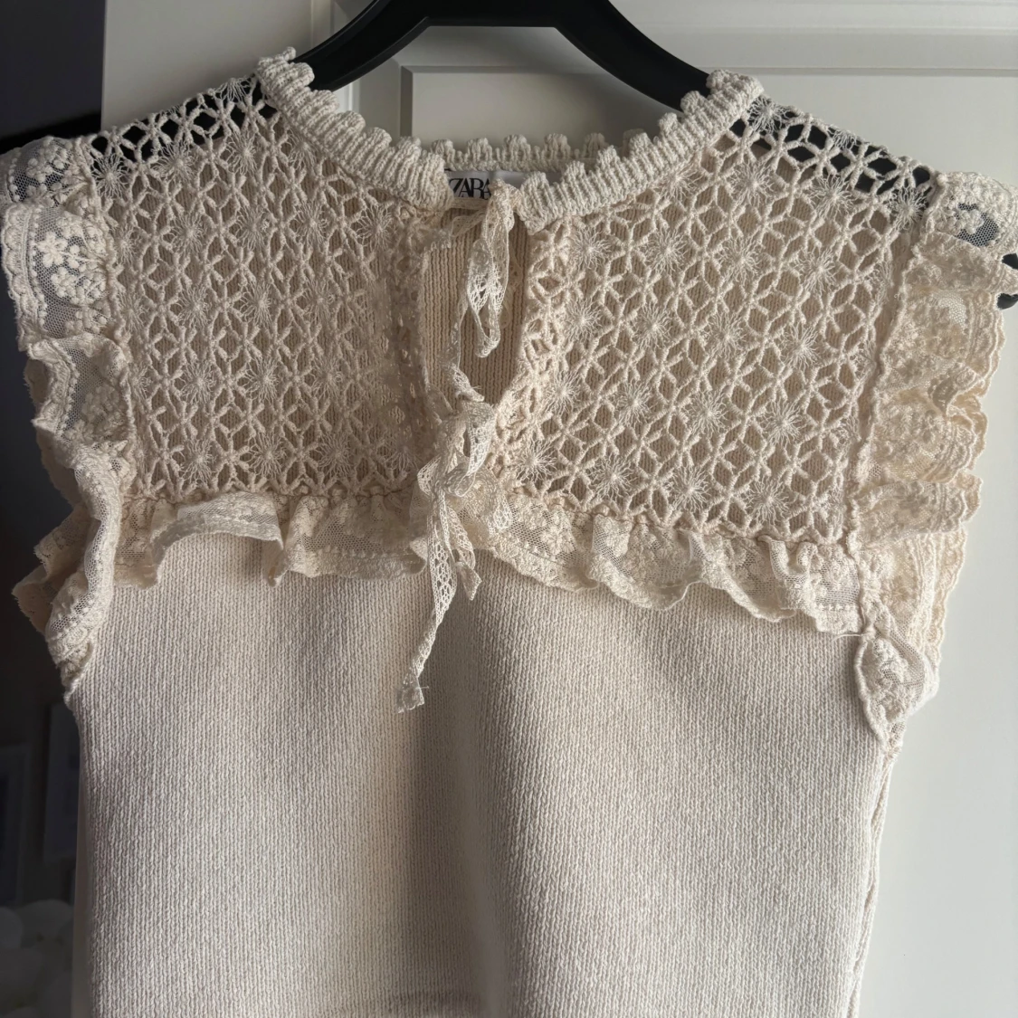 Stickad spetsblus från Zara - 2