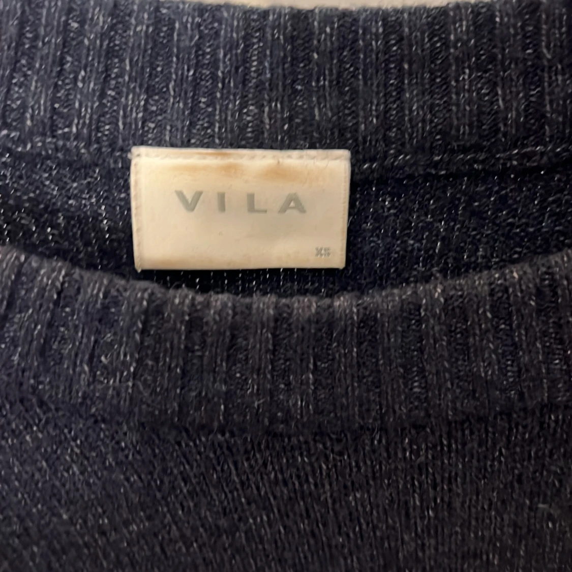 Mörkblå stickad tröja från Vila - 3