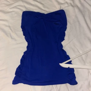 Blå tubtopp - Supersöt tubtopp i en fin blå färg💙 kommer inte till användning längre!