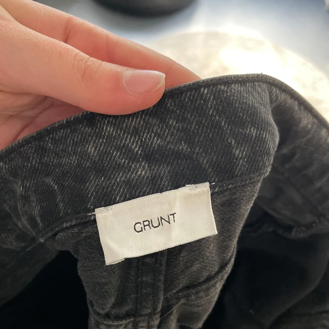 Svarta jeans med slits  - 3