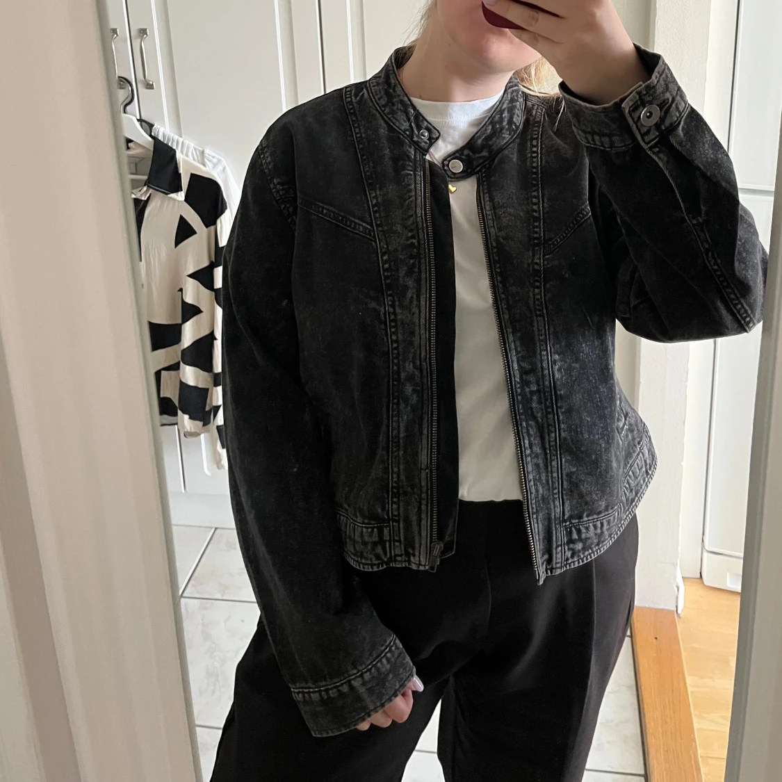 Svart jeansjacka från ONLY - 3