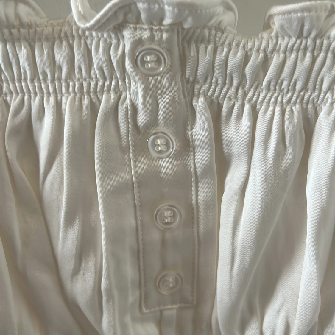 Vit croppad linnetopp från Designers Remix - 4