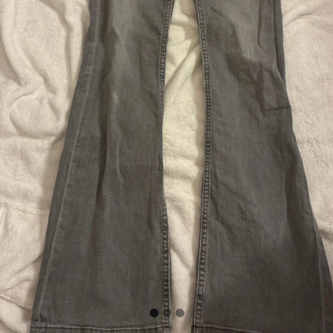 Grå bootcut jeans från LAB Industries - 1