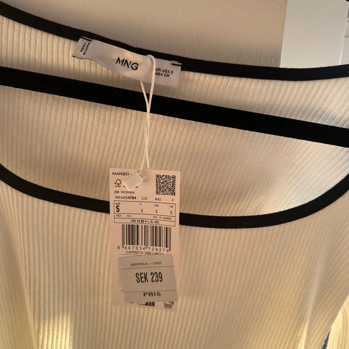 Vit ribbad långärmad topp från Mango - 1