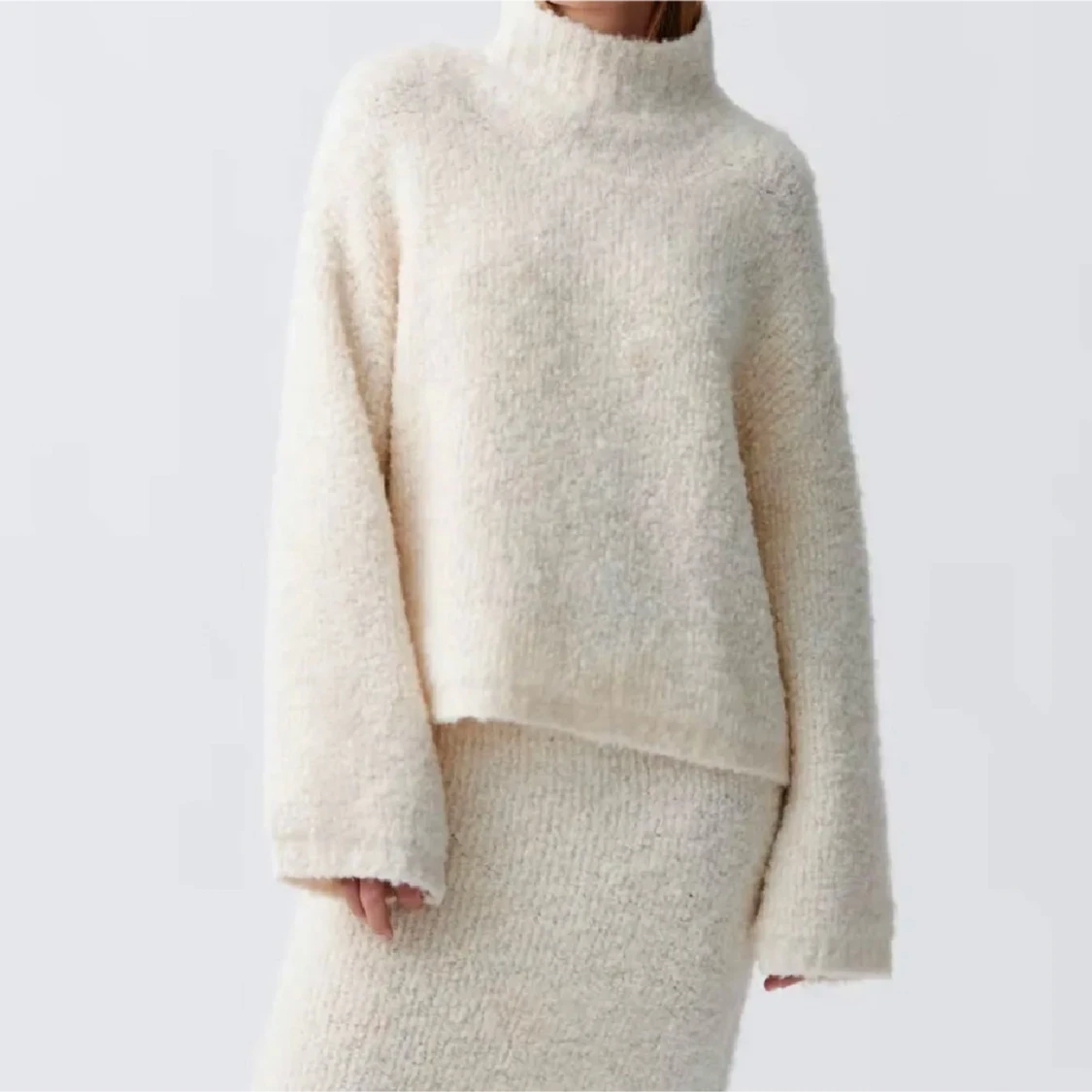 Beige fluffig polotröja