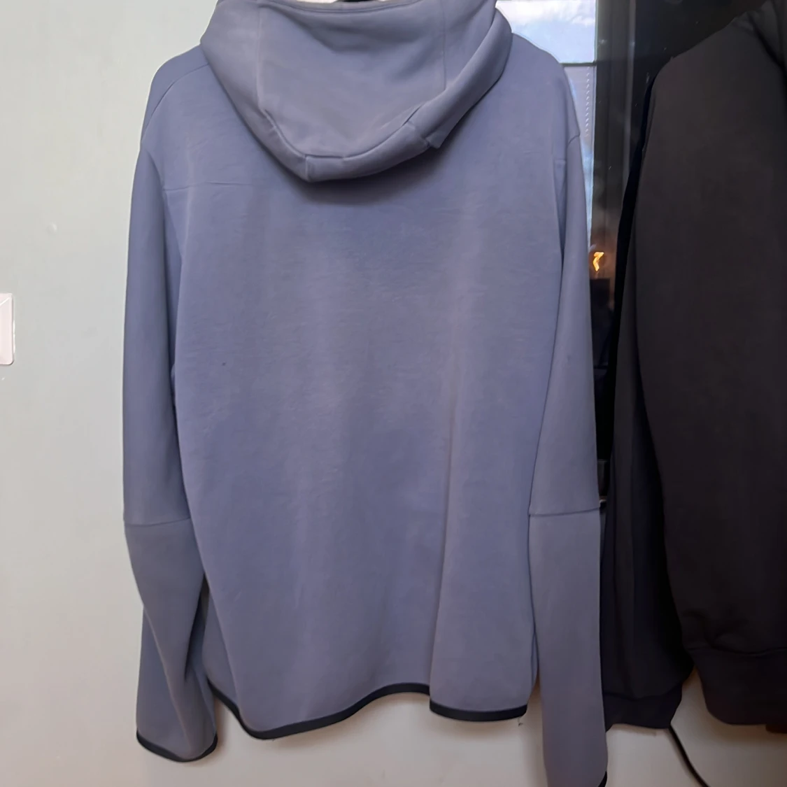 Ljuslila hoodiejacka från Nike - 1