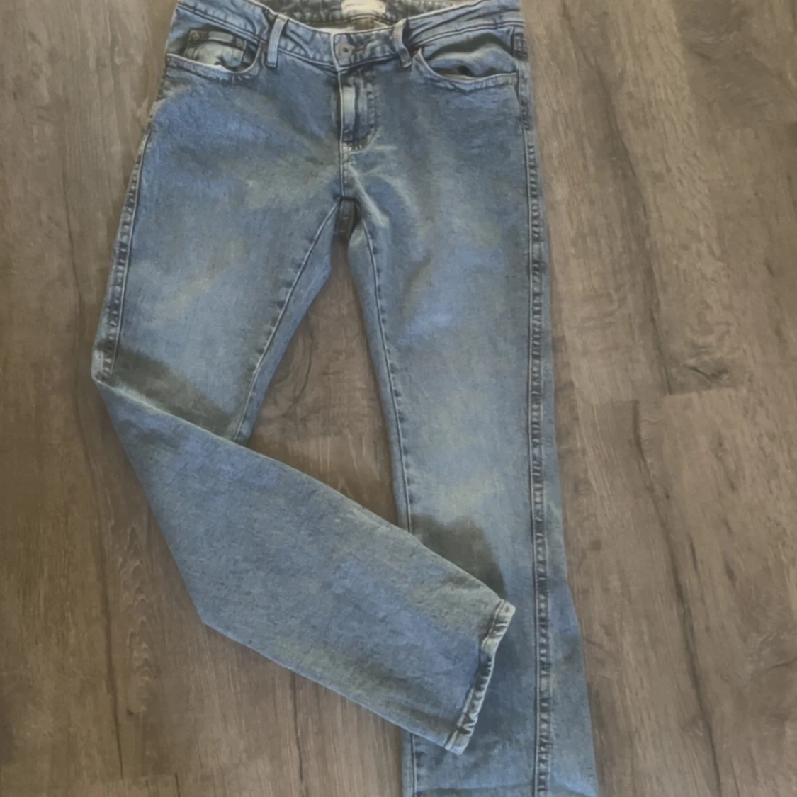 Perfekt ljusblå bootcut jeans stl 38 - 1