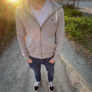 Morris tröja - Storlek: S. Nypris 1499kr. Mitt pris: 599kr. Skick 10/10 använd 1 gång. pris går att diskuteras