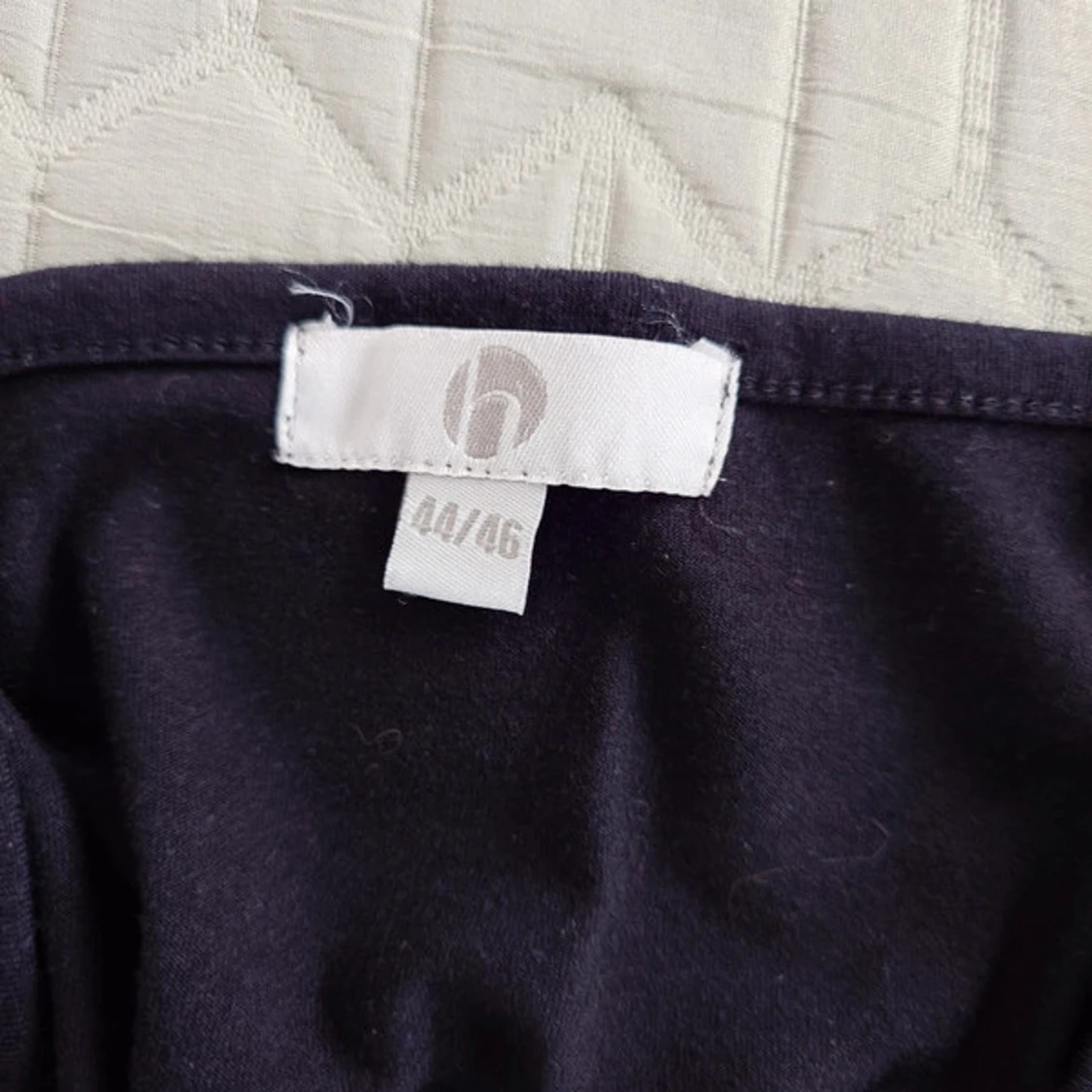 Svart tröja/klänning med spetsdetaljer - 2