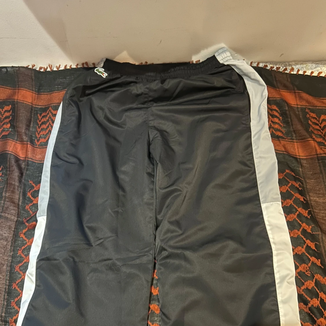 Lacoste vindjacka och byxor - 3