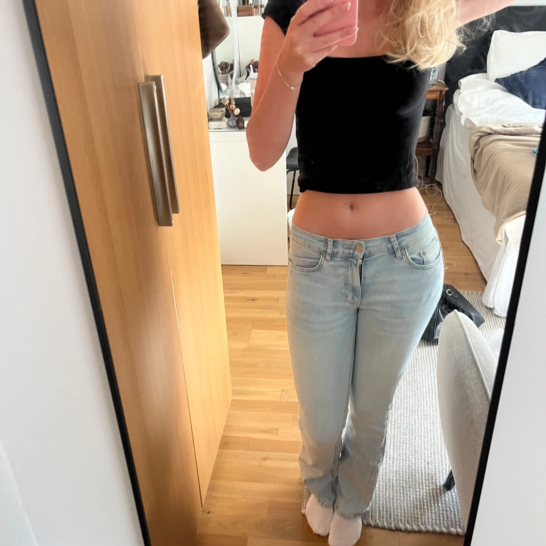 Ljusblå bootcut jeans