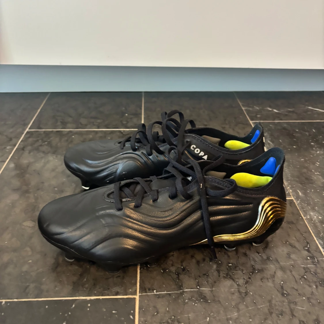 Adidas Copa fotbollsskor svart/guld