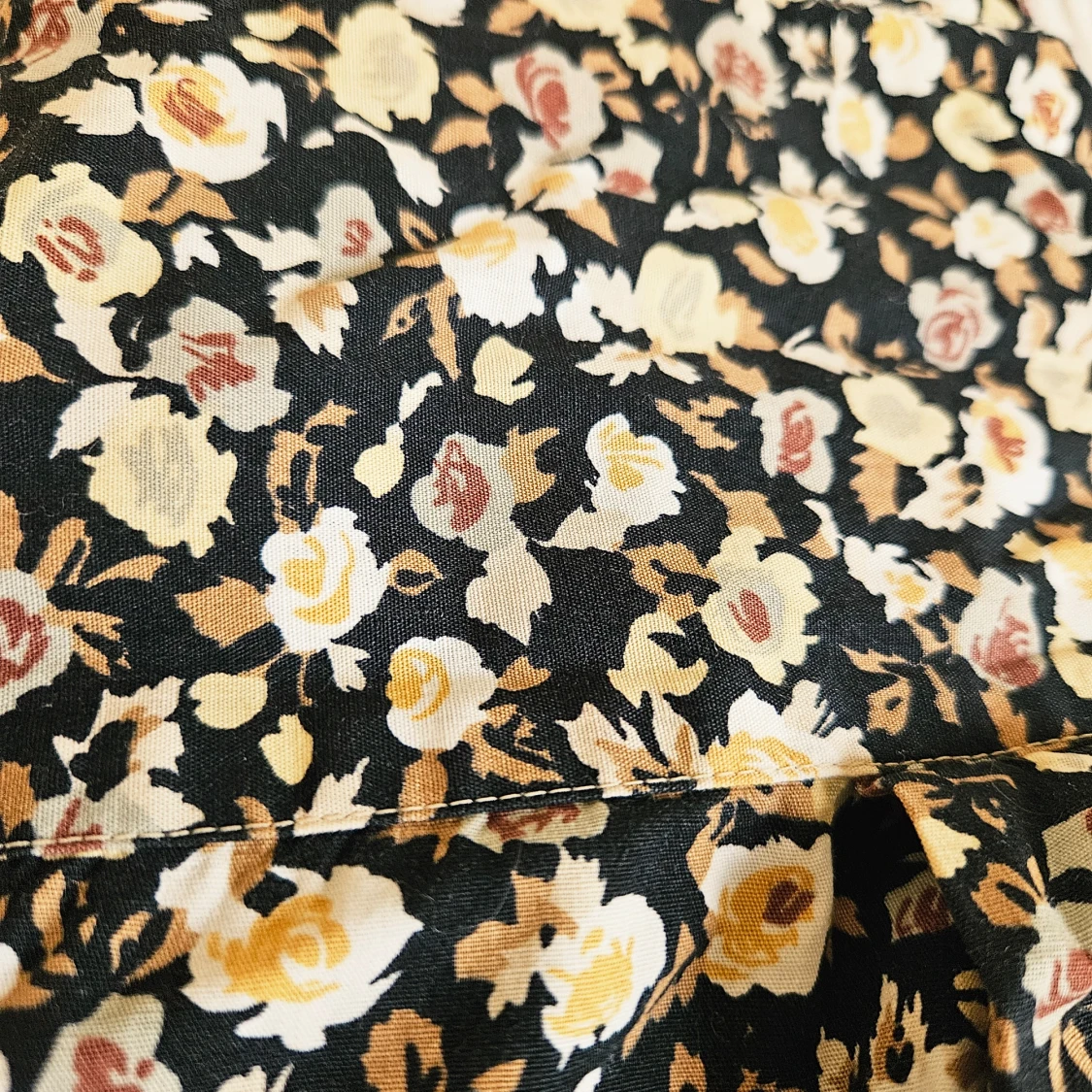 Blommig långärmad skjorta - 1