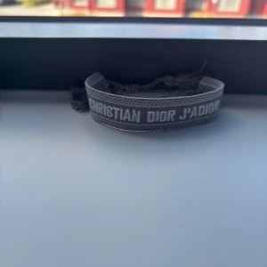 2 st dior armband - Helt nya och oanvända