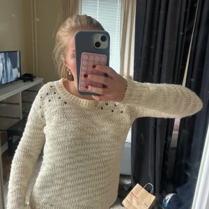 Beige stickad tröja - Jätte fin tröja till hösten!