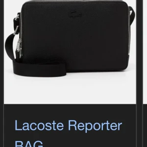 Lacoste väska  - Riktigt stilig lacoste väska perfekt för vardaglig användning och festligheter. 