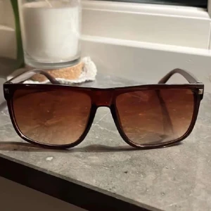 Ray-ban - Rayban likande glassögon OBS! inte Rayband. Inga täcken på användning, stiliga i alla väder! 🌤️