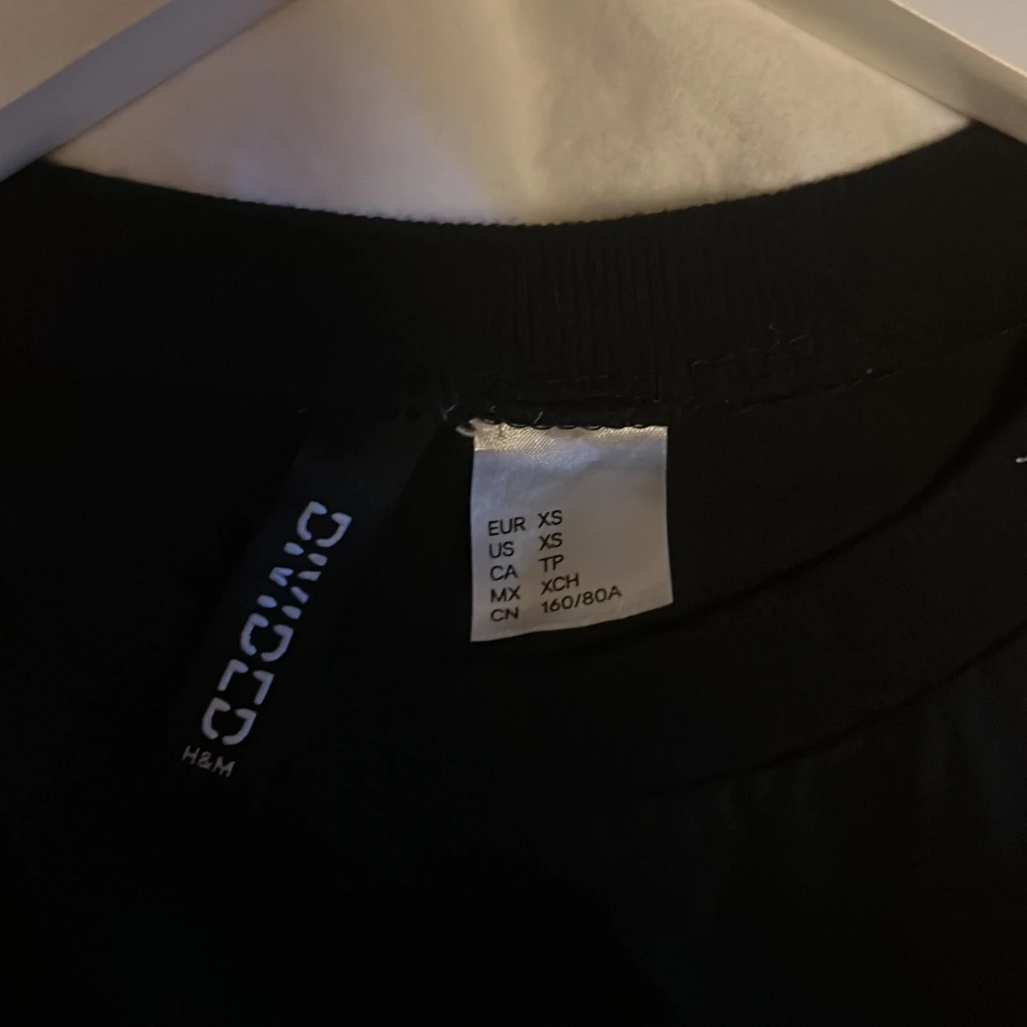 Svart smockad topp från H&M Divided XS - 2
