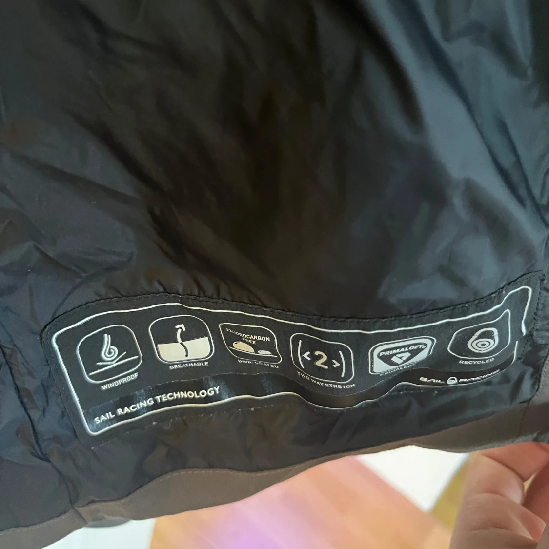 Svart vindjacka från Sail Racing XS - 3