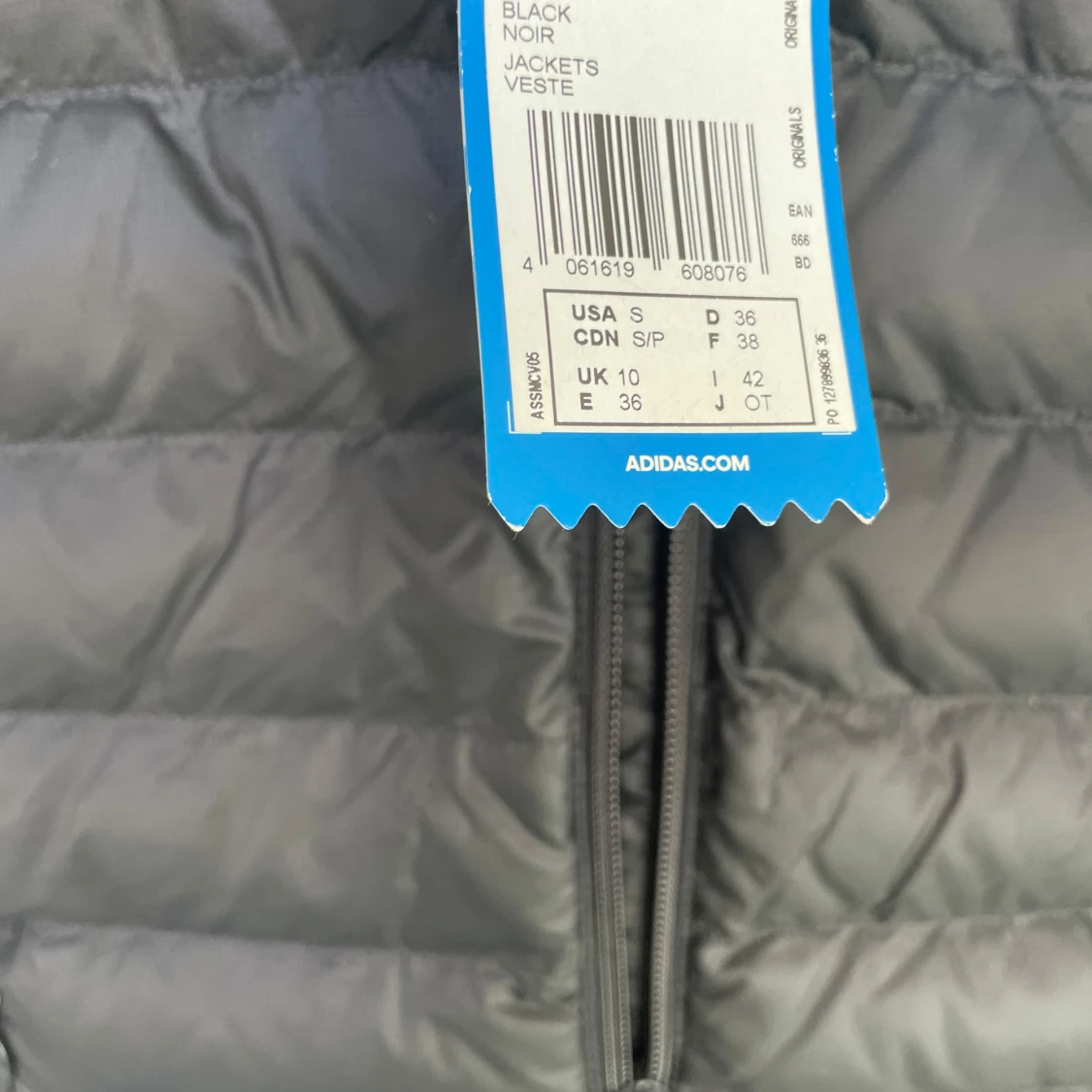 Svart dunjacka från Adidas med huva - 2