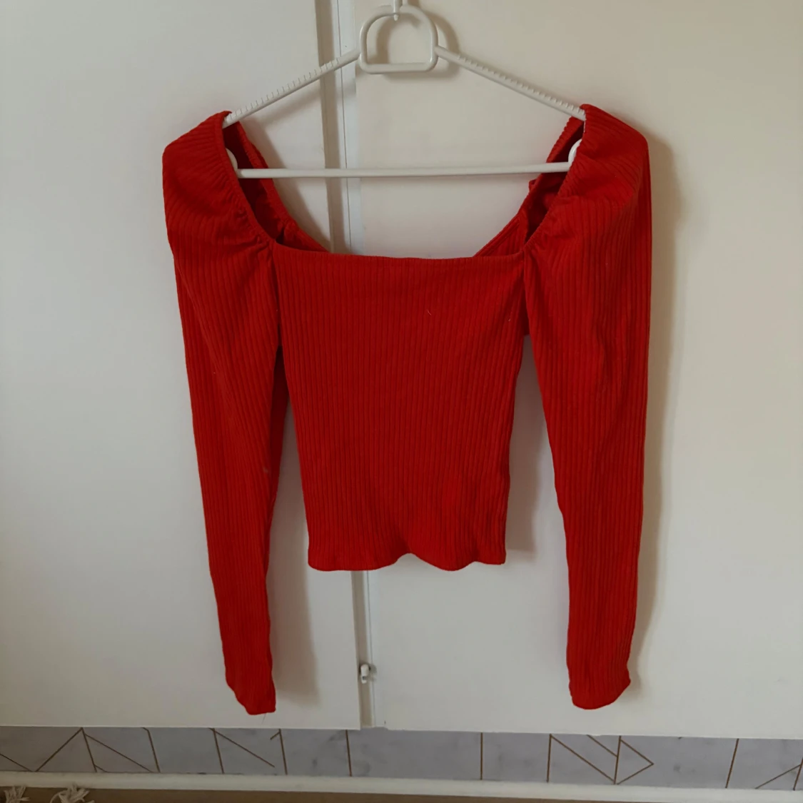 Röd ribbad topp H&M  - 1