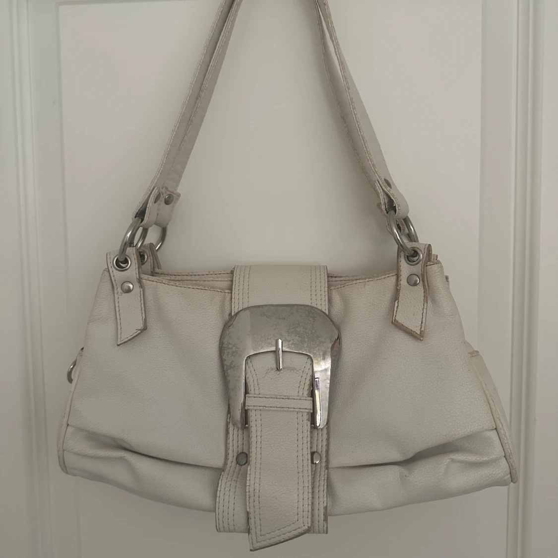 Vit vintage axelväska