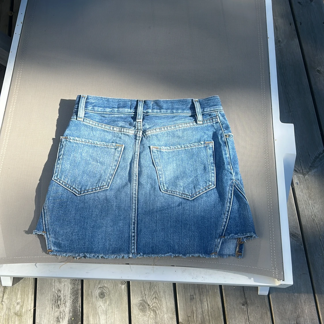 Blå jeanskjol från FRAME, strl 23 - 1