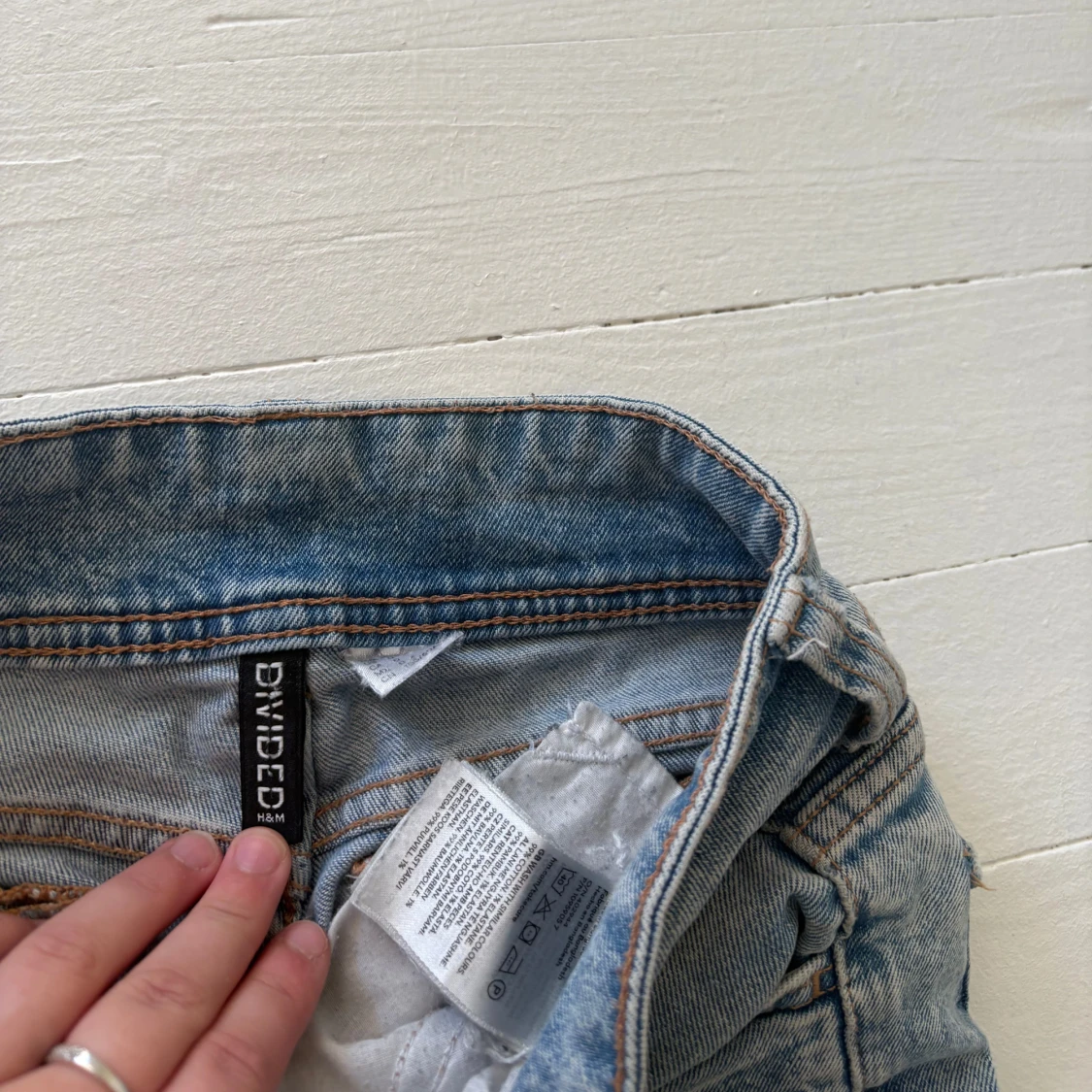 Lågmidjade lågblåa jeans  - 2