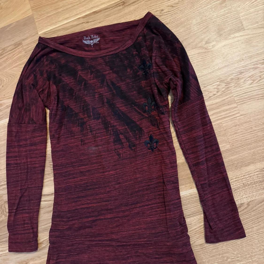 Mörkröd långärmad topp Rock Rebel - 3