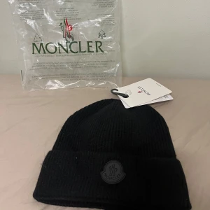 Mössa - Mycket fin mössa att bära och passar till allt!