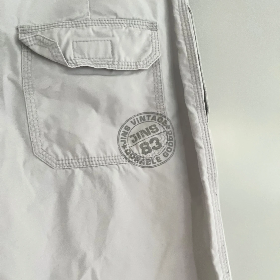 Vita byxor med dragkedjor - 2